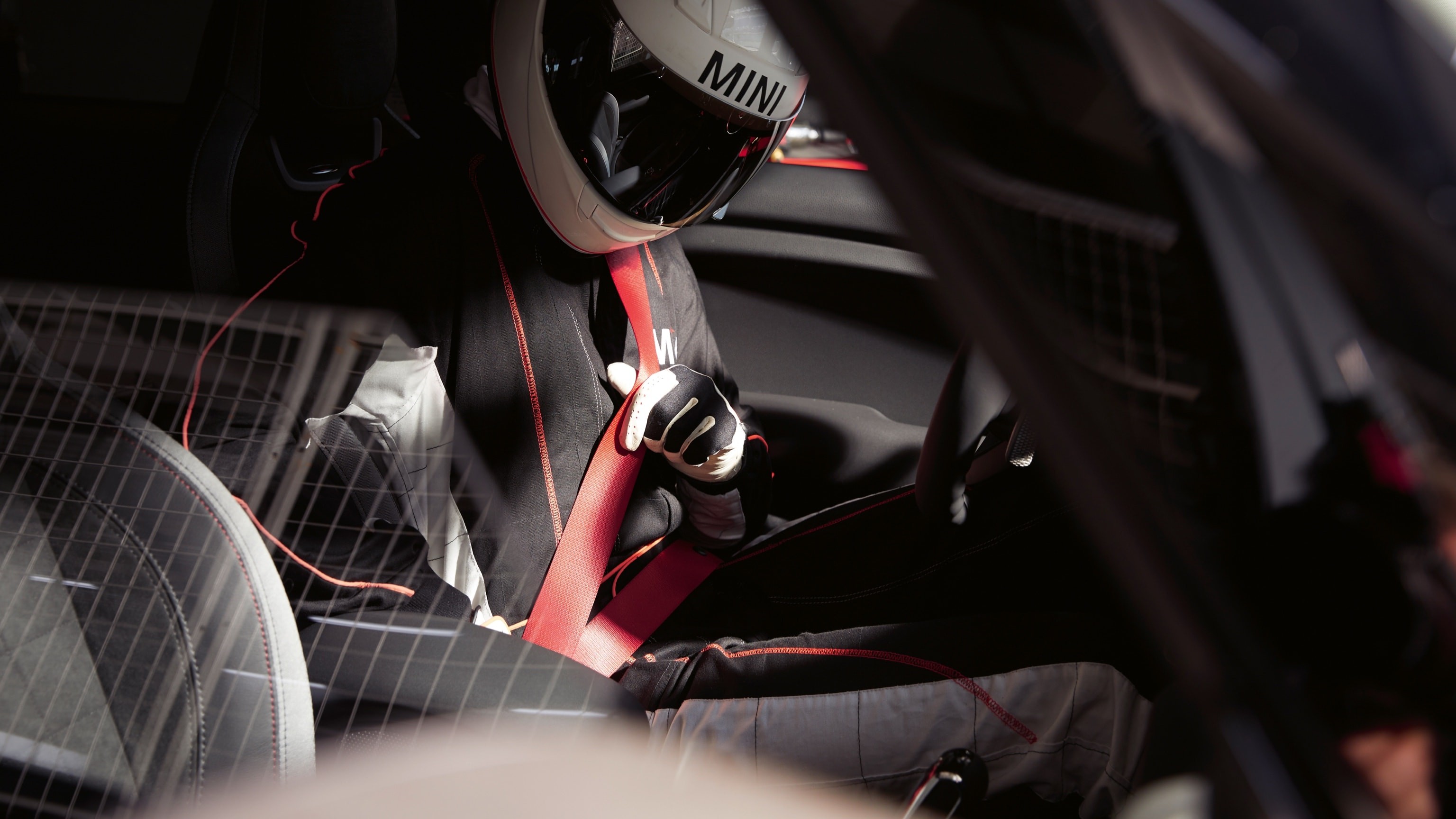 THE NEW MINI JOHN COOPER WORKS GP – 300HP – EXHAUST